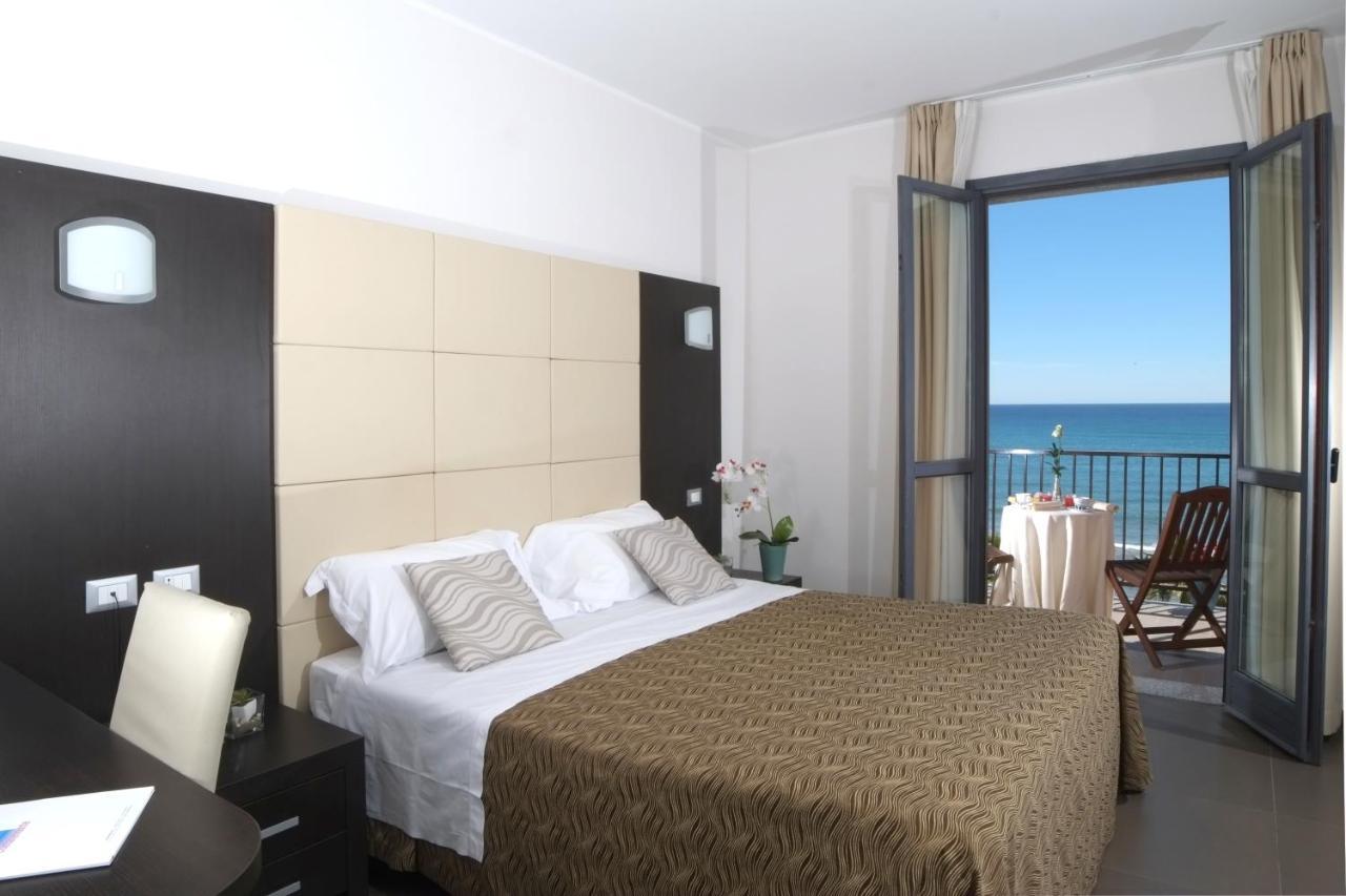 Villa Gioiosa Diano Marina Eksteriør billede